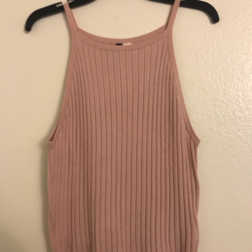 Ribbed halter top